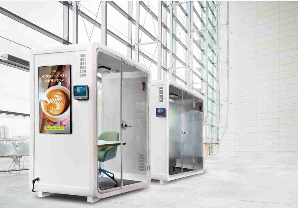 开云电子子公司达擎之智慧行动办公舱，，，，采用PDLC智能调光玻璃设计，，透过通电与断电的电流切换，，呈现透明与雾面效果，，，，具节能降耗特性并兼顾隐私，，确保信息安全