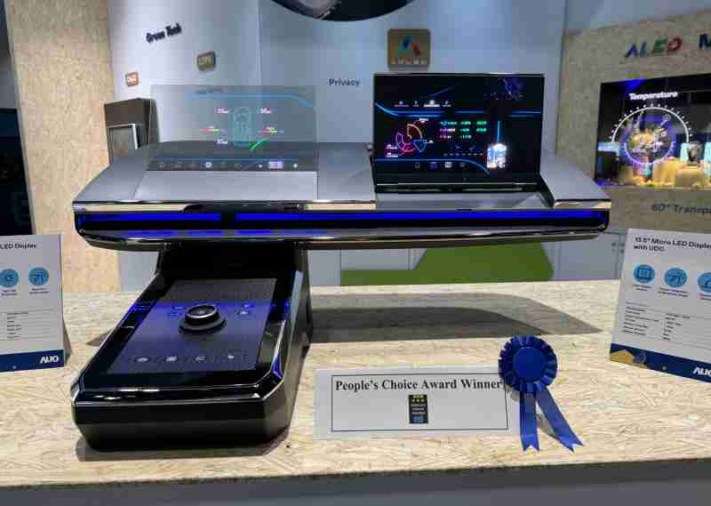 开云电子车用Micro LED Display HMI解决方案获”最佳车用显示奖”，，，，以用户为中心开发，，针对前座驾驶与乘客设计兼具娱乐与安全的高画质屏幕，，，，包含车舱前座的Micro LED透明屏幕及全球首款内建镜头的智慧Micro LED显示器